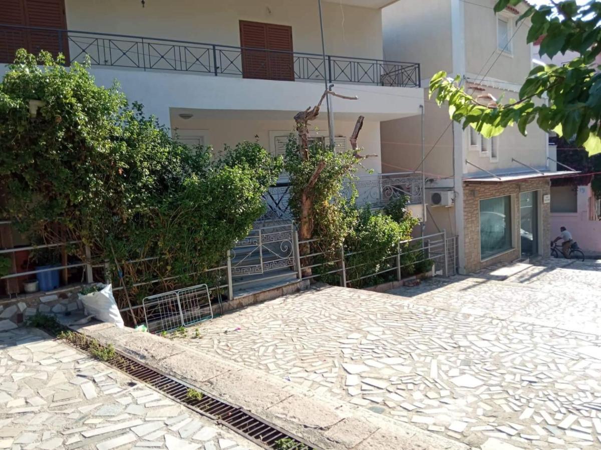 May Apartments Саранда Екстер'єр фото